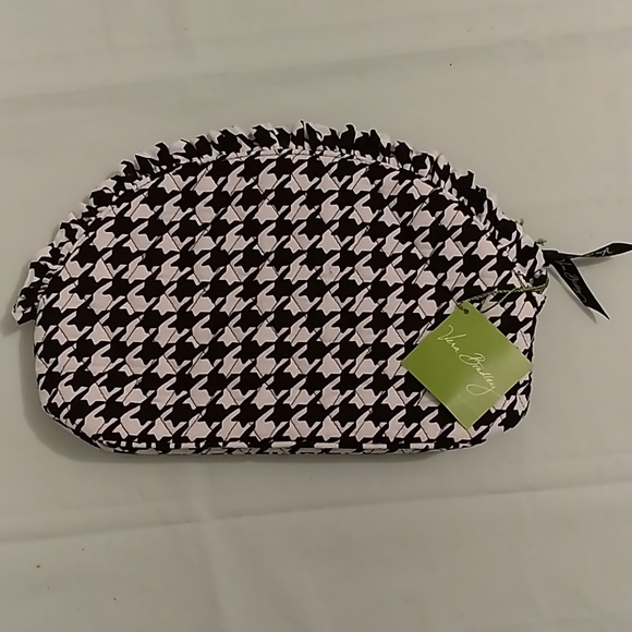 Vera Bradley Handbags - NWT Vera Bradley cosmetic bag